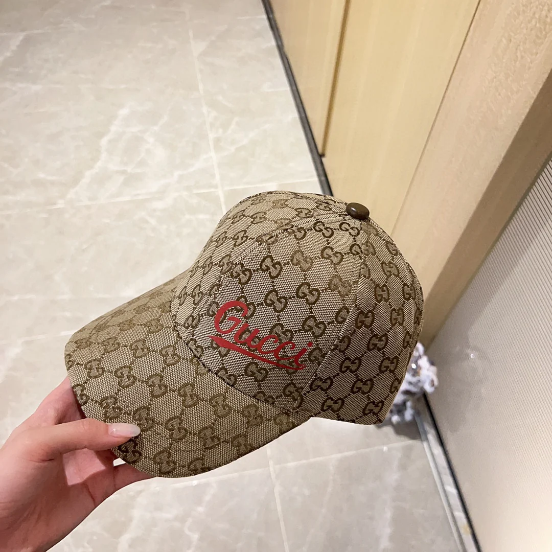 Новинка сезона весна/лето 2023 от Gucci - бейсболка с монограммой - кофейно-коричневый - 1