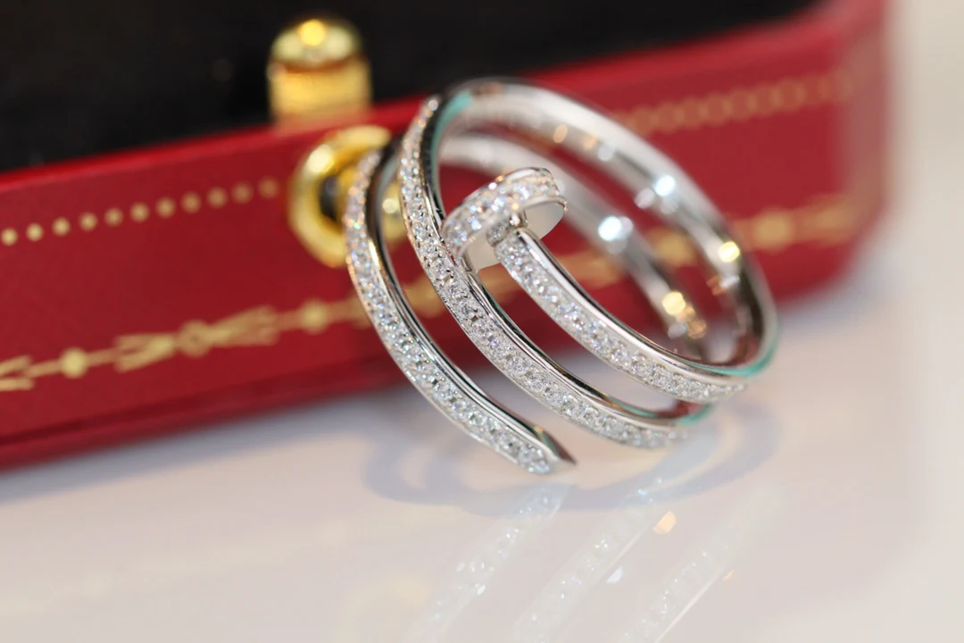 Кольцо Cartier с тремя гвоздями - белое золото - полностью бриллиантовое