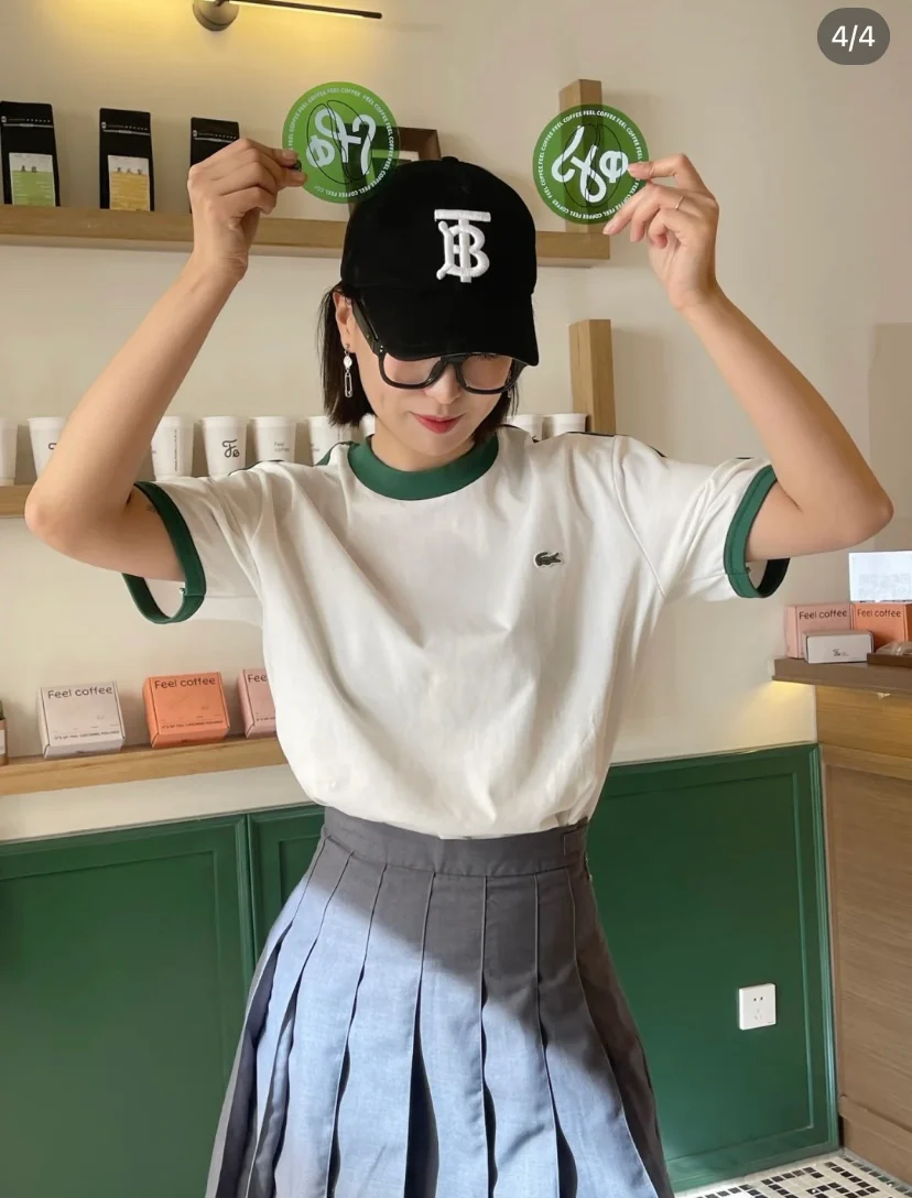 Burberry - Новая клетчатая бейсболка с большой вышивкой буквы B