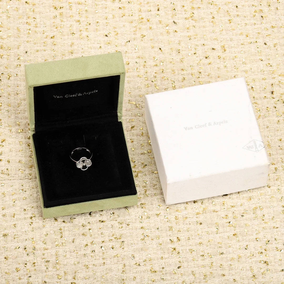 Ван Век - Кольцо 022