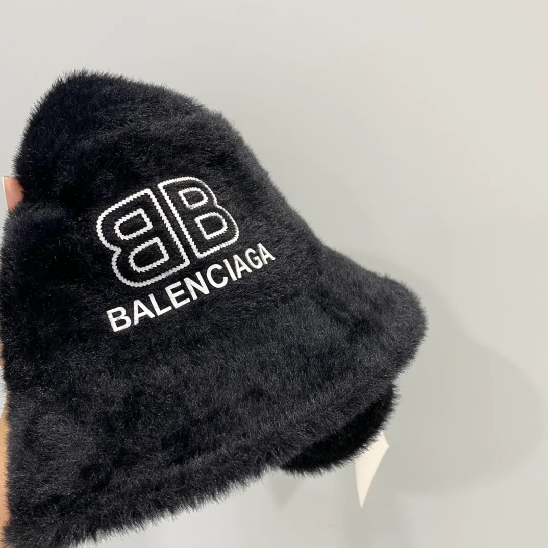 Balenciaga - Рыбацкая шапка из норки - Черная