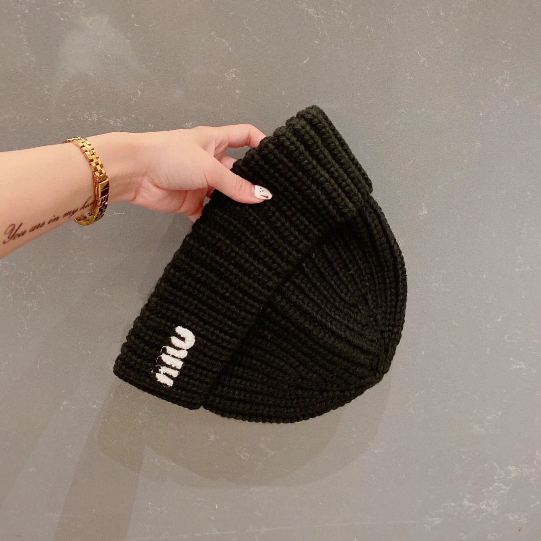 Miu Miu - Шапка-бини - Унисекс - Черная