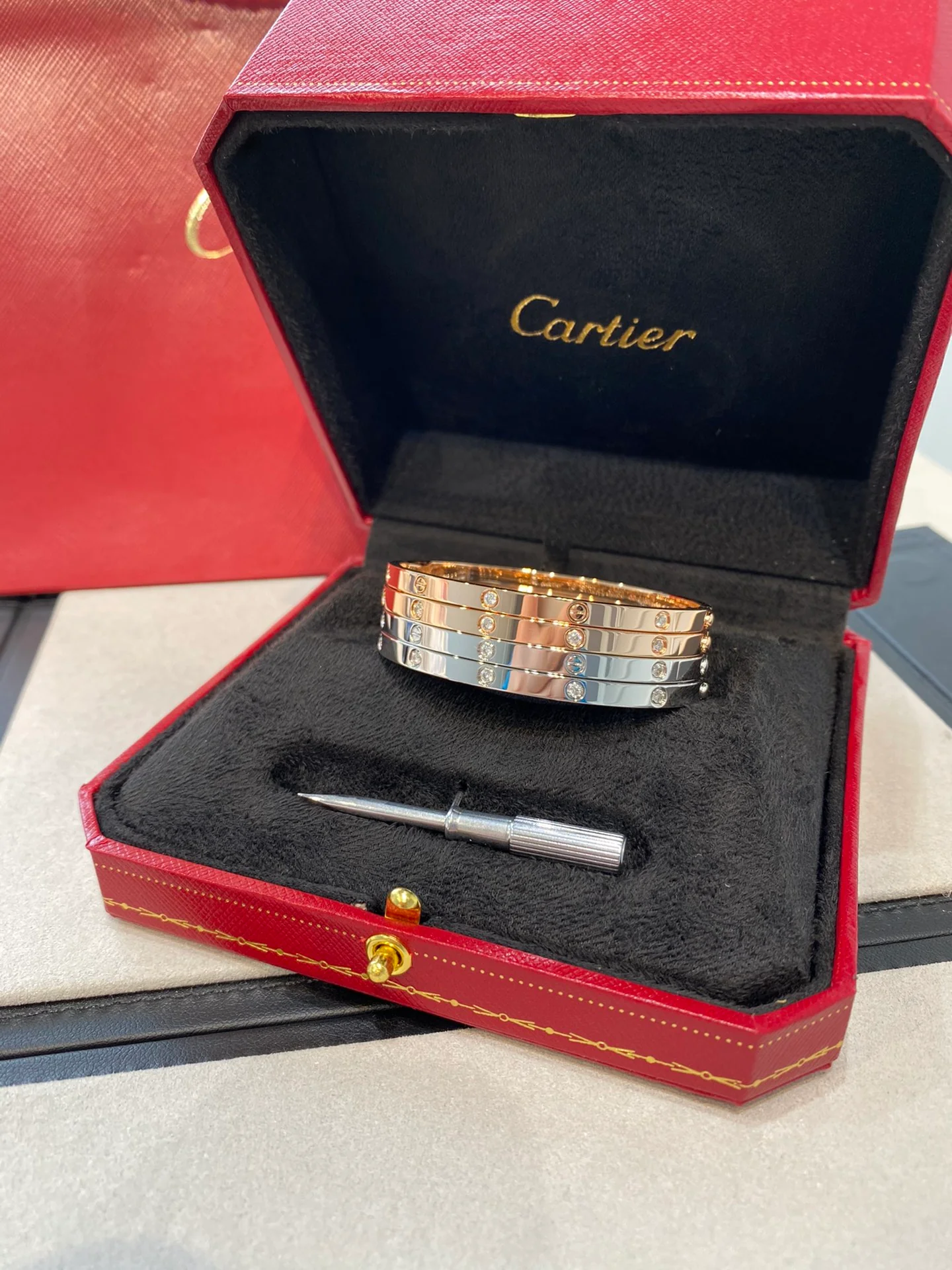 Тонкий браслет Cartier Love - Белое золото - Розовое золото - 6 бриллиантов - 10 бриллиантов