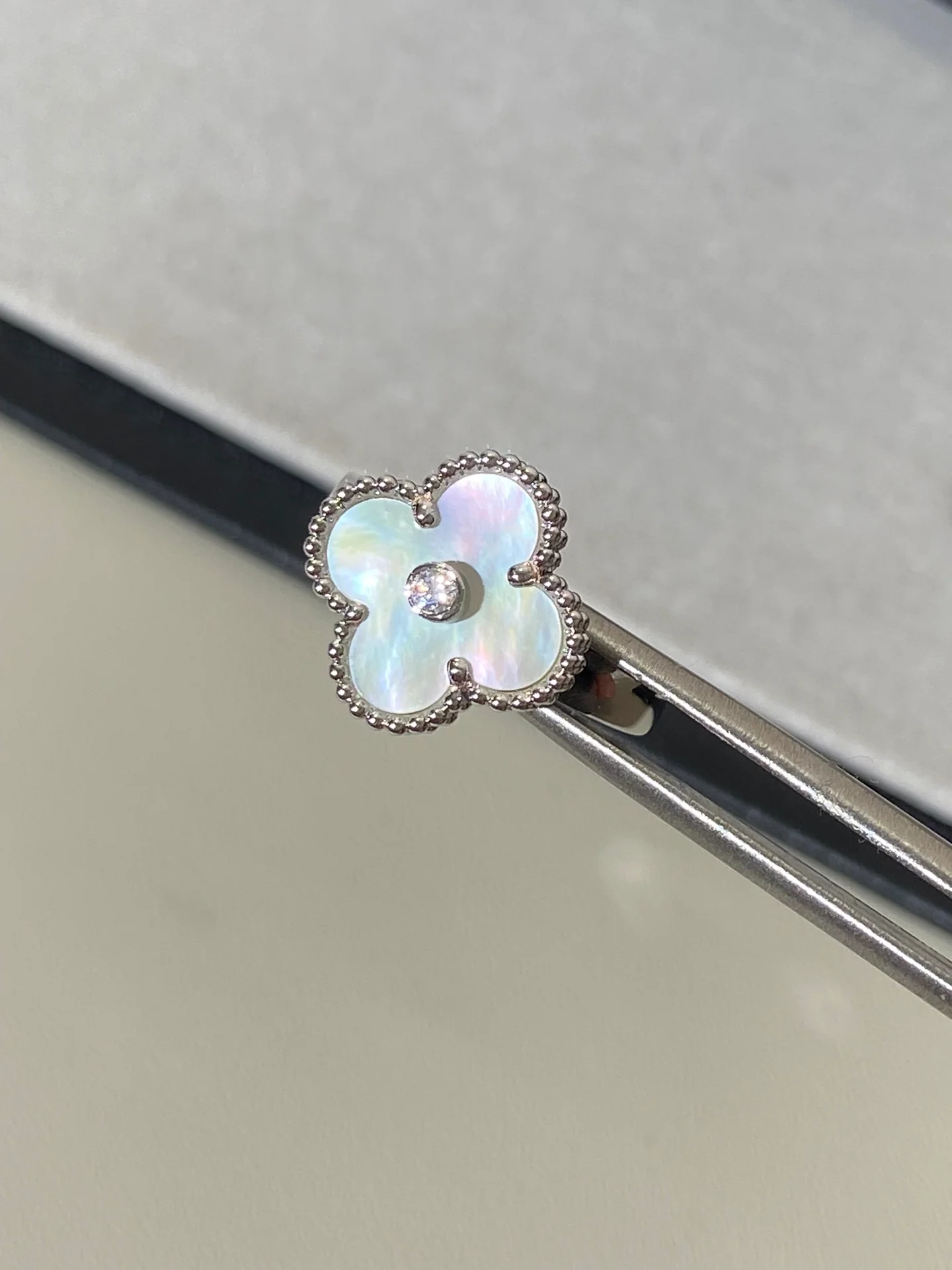 Ван Век - Кольцо 080