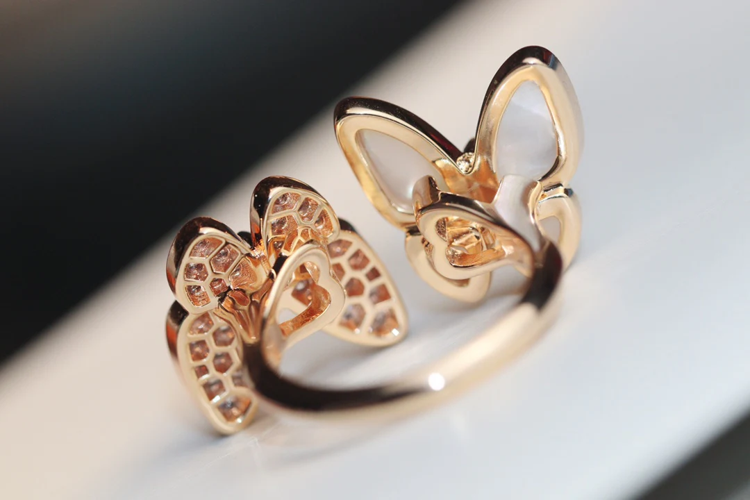 Ван Век - Кольцо 055