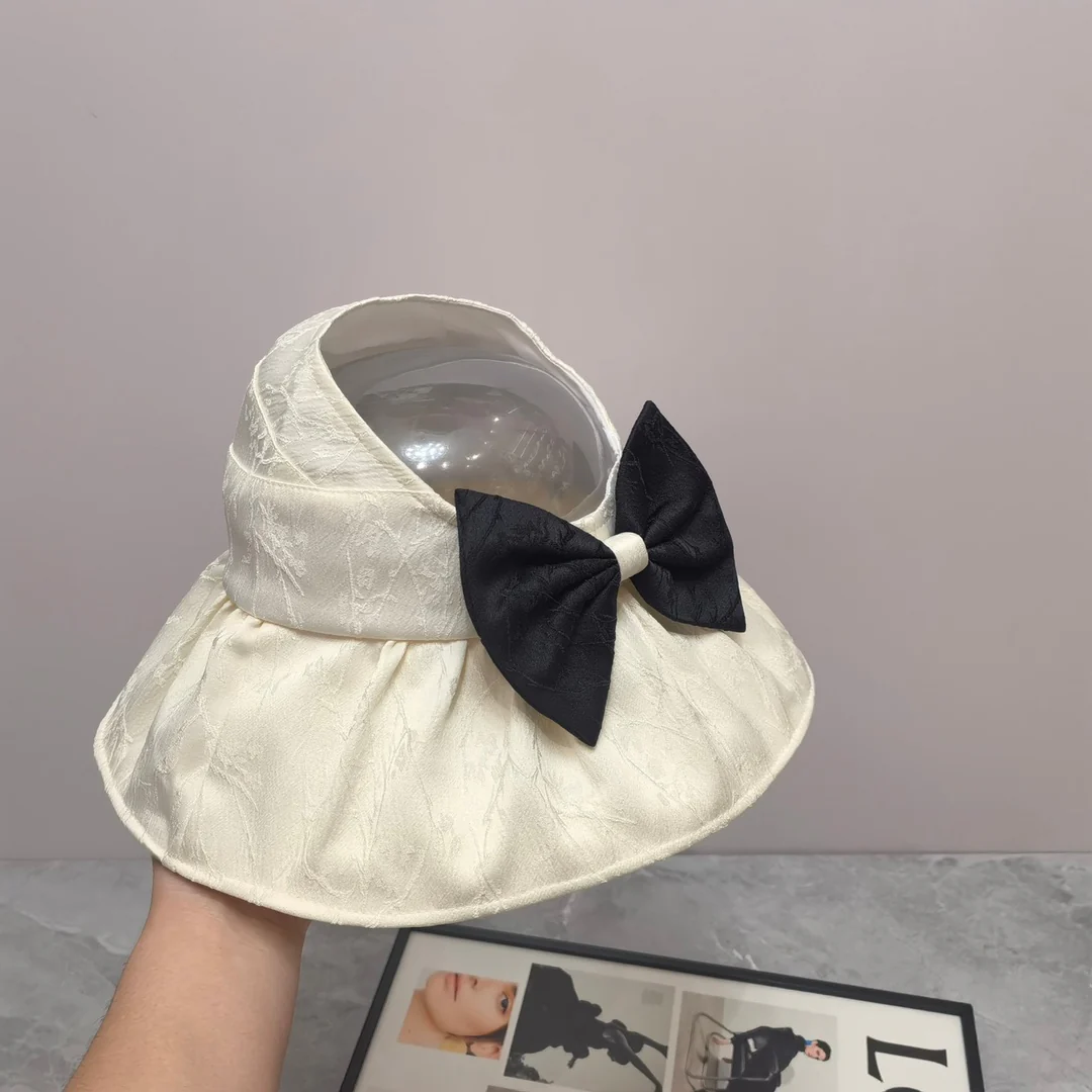 Celine - Новая широкополая шляпа от солнца с бахромой и оборками.