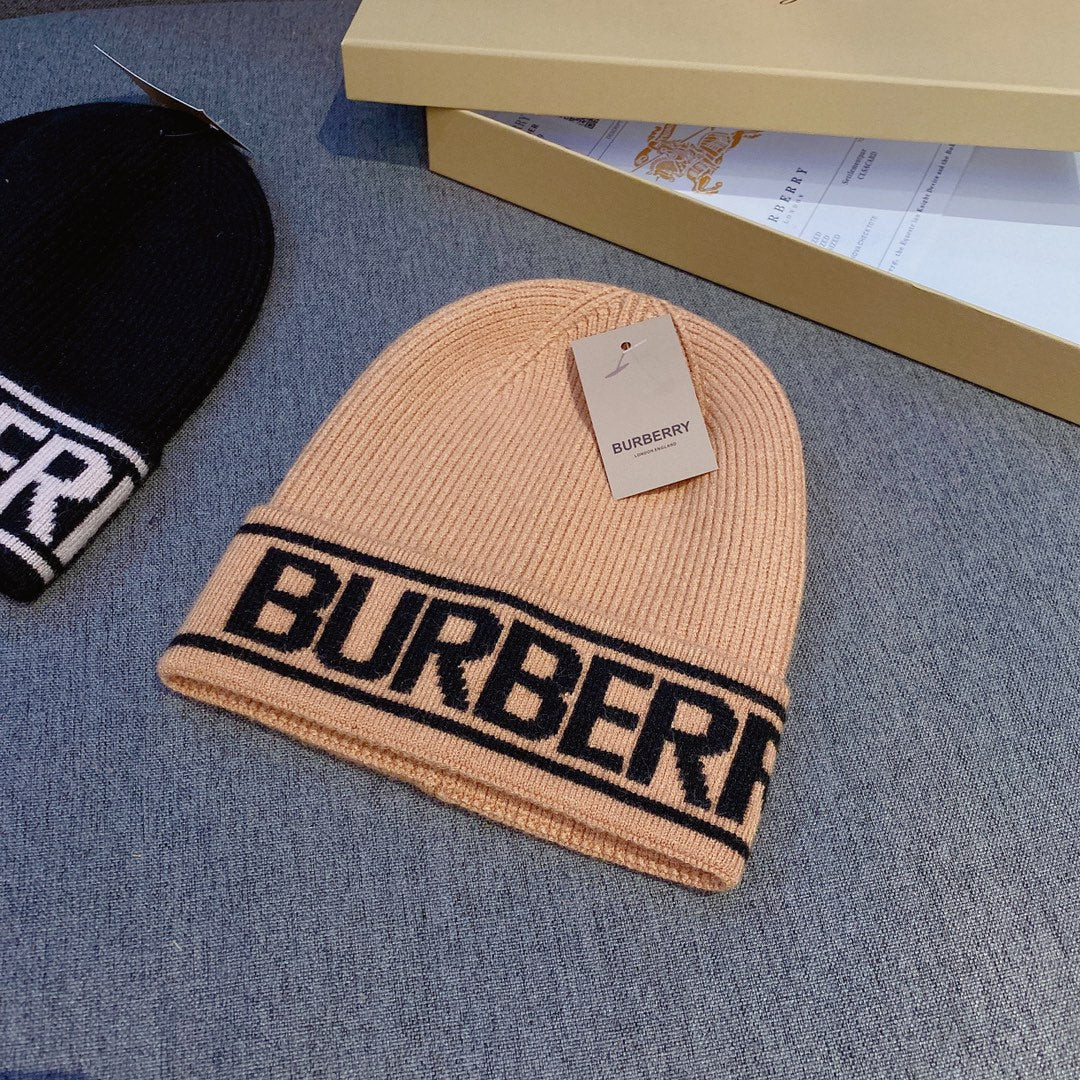 Burberry - Вязаная шапка - Унисекс - Коричневая