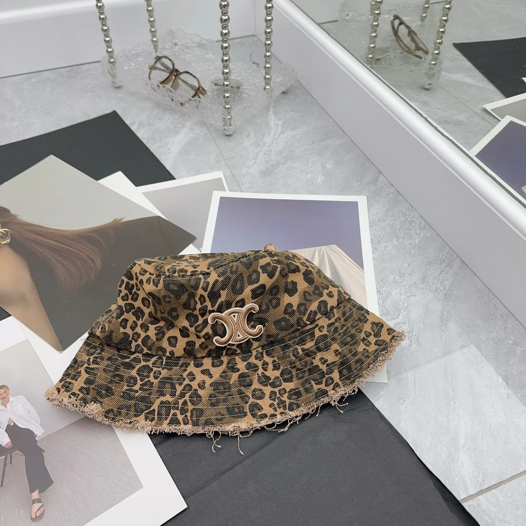 Панама Celine с леопардовым принтом