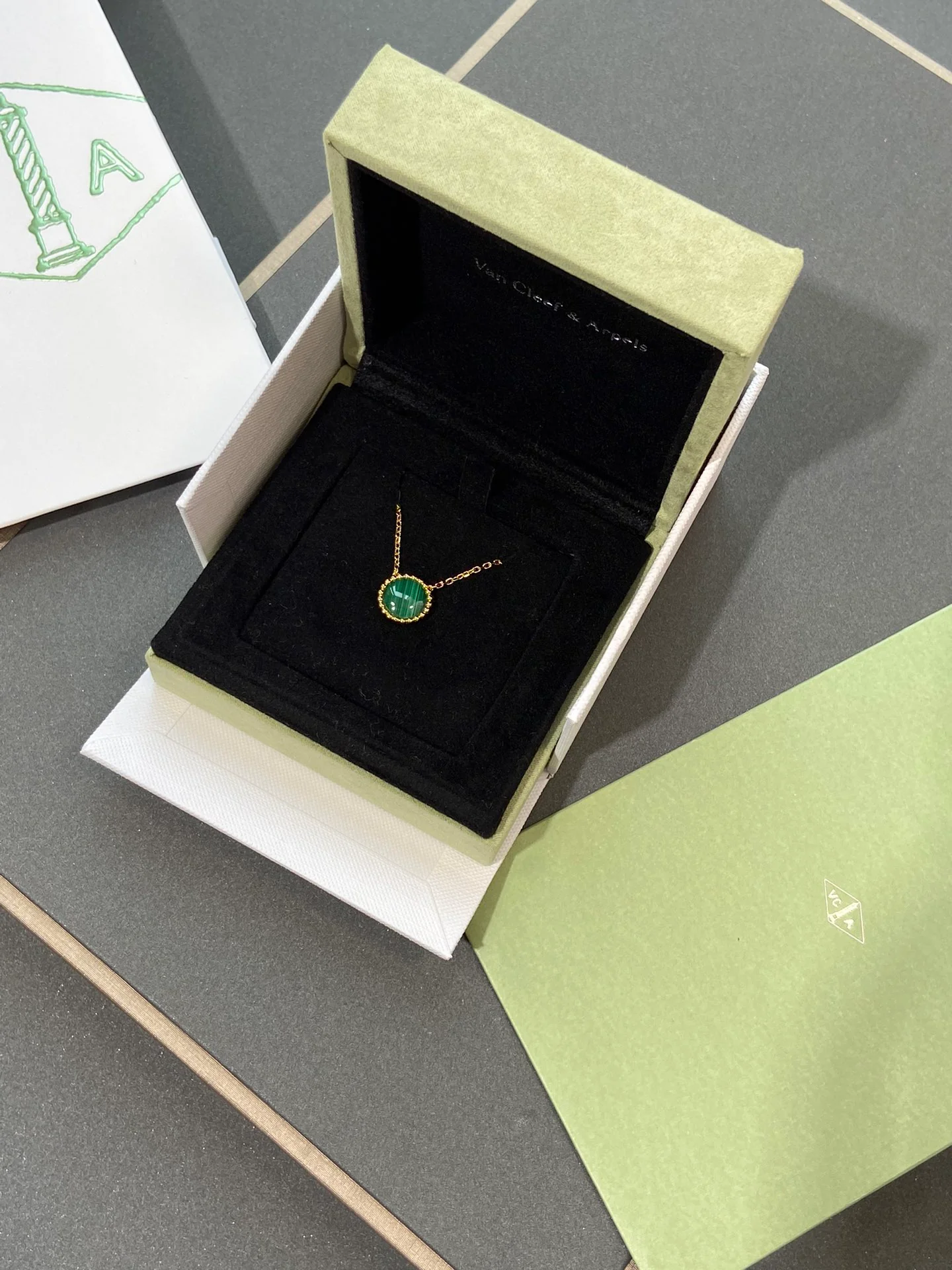 VCA-Ожерелье 004