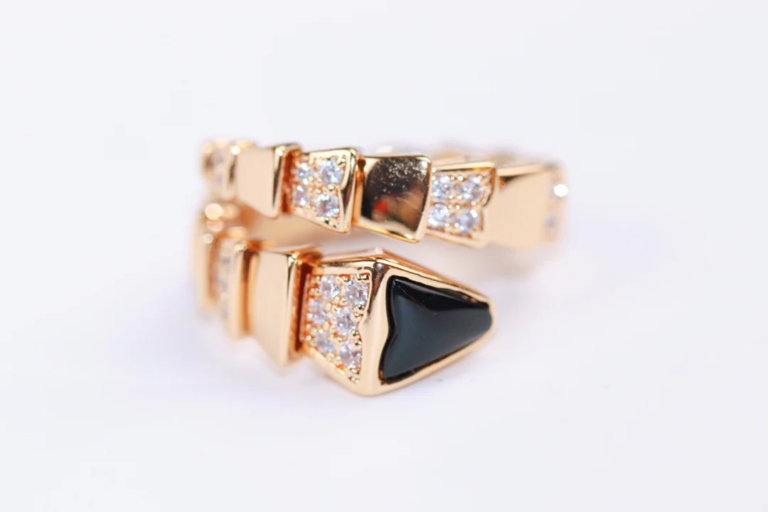 Кольцо Bvlgari - 18