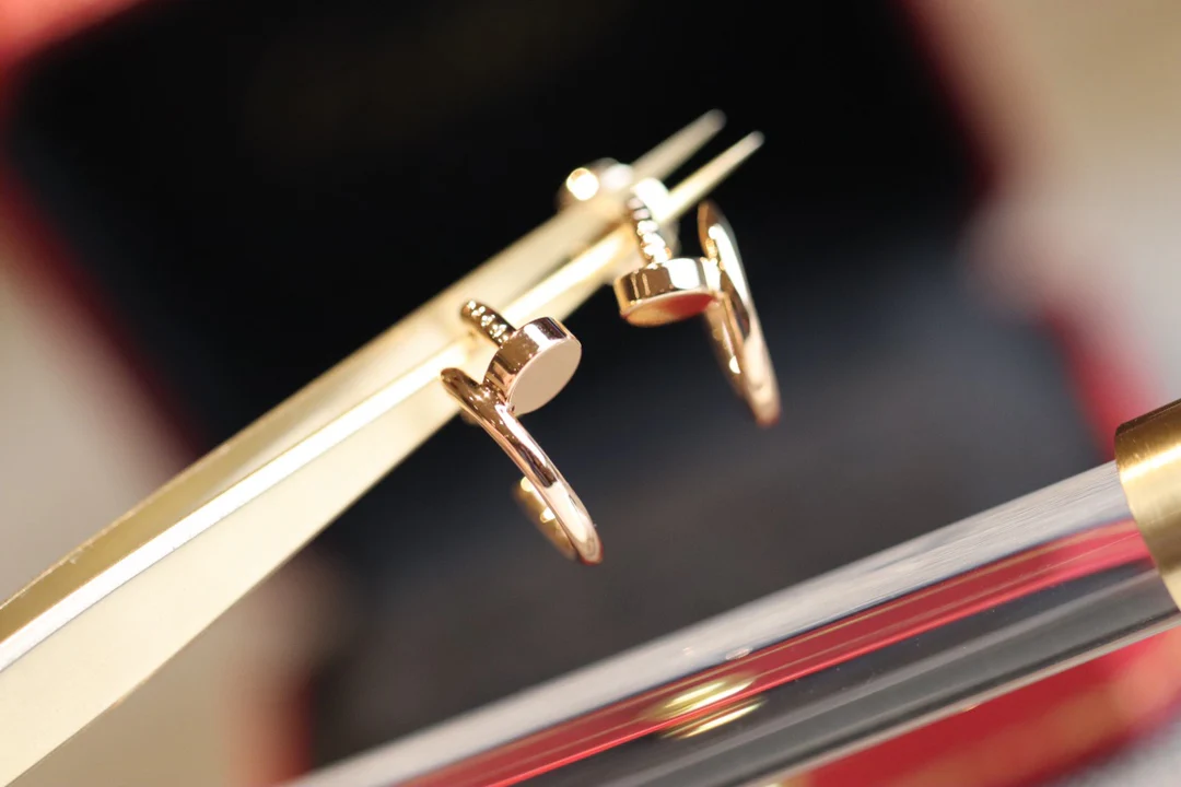 Серьги Cartier 030