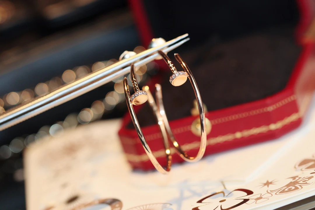 Серьги Cartier 041