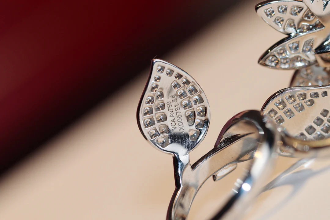 Ван Веккьо - Кольцо 052