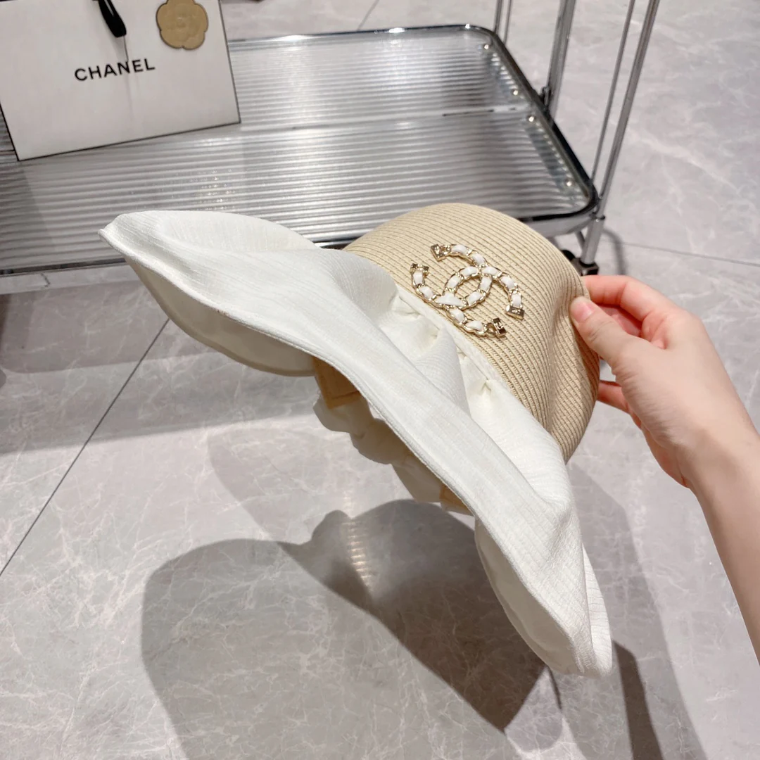 Новинка сезона весна/лето 2023 от Chanel - Соломенная шляпа - Солнцезащитная шляпа - Белая