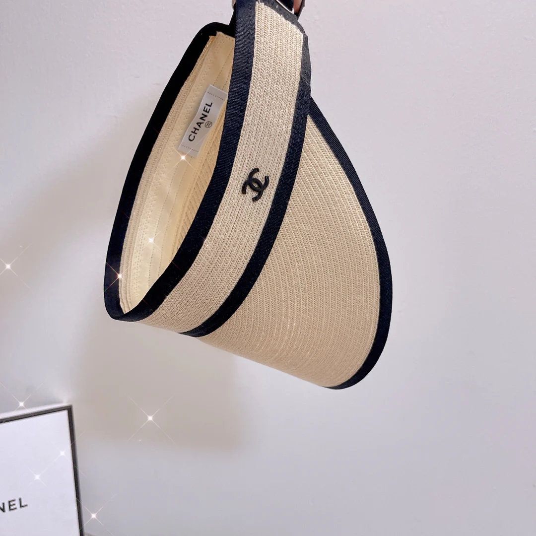 Регулируемая солнцезащитная шляпа Chanel с открытым верхом