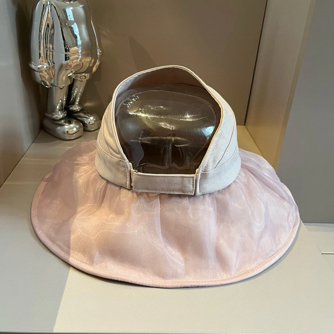 Новая элегантная и свежая солнцезащитная шляпа Miu Miu 2024 года — розовая.