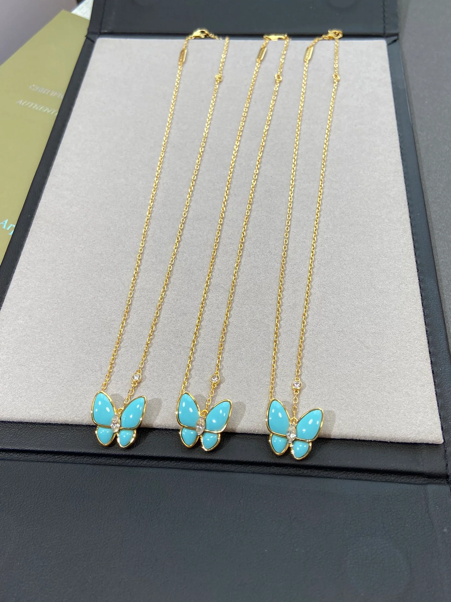 Van Vuitton - Колье 139