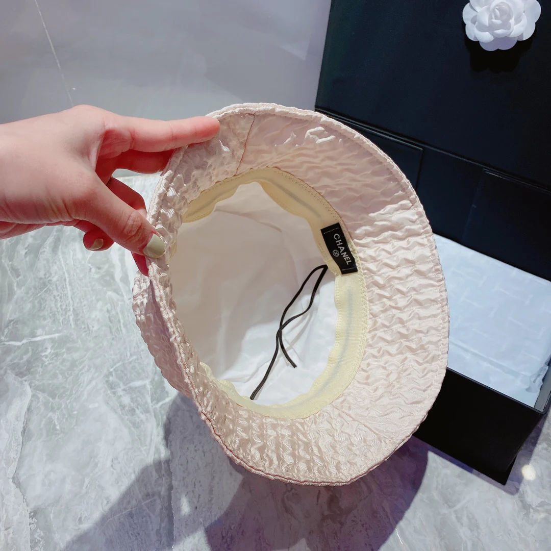 Chanel - Рыбацкая шляпа с волнообразным узором