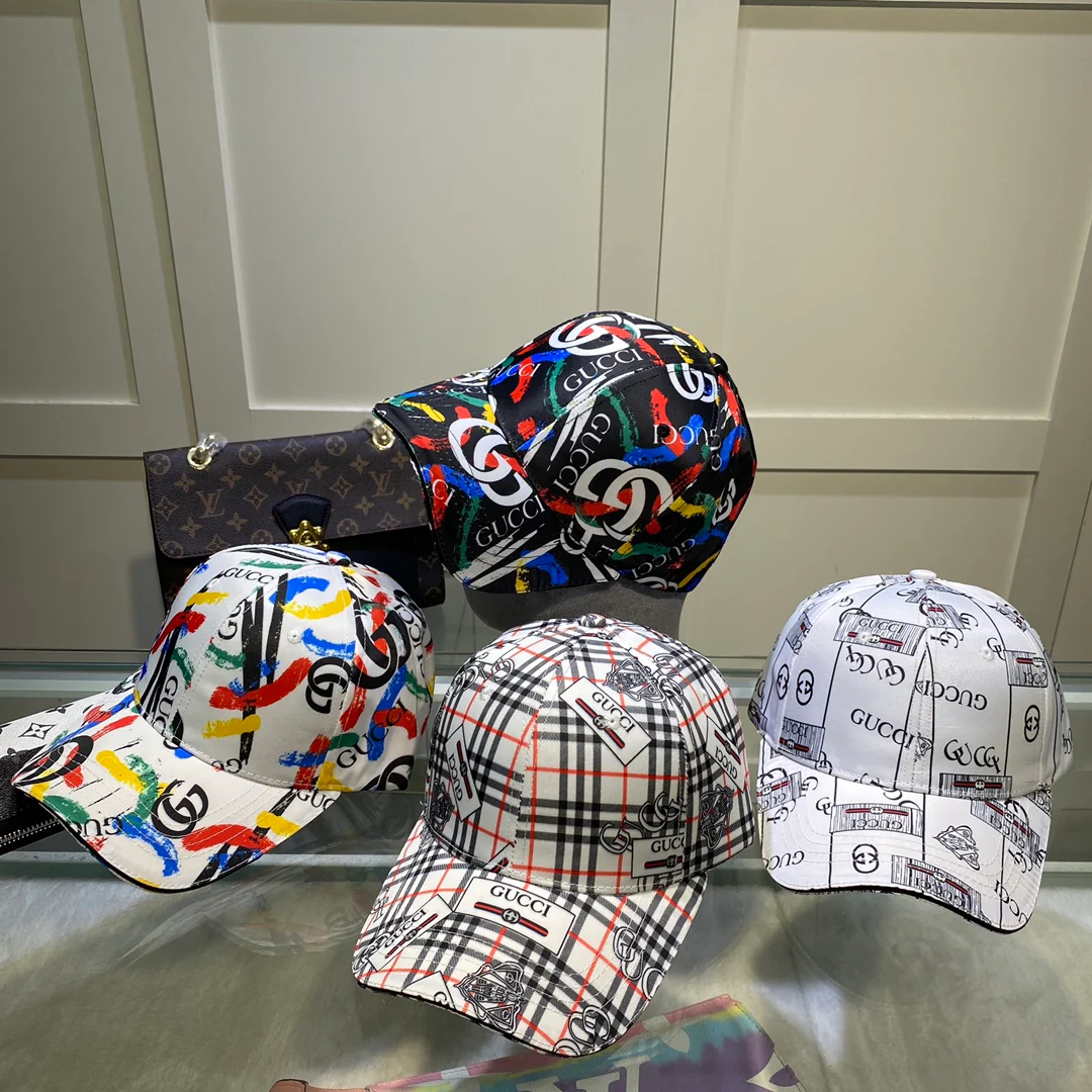 Бейсболки Gucci Graffiti - изображение из коллекции