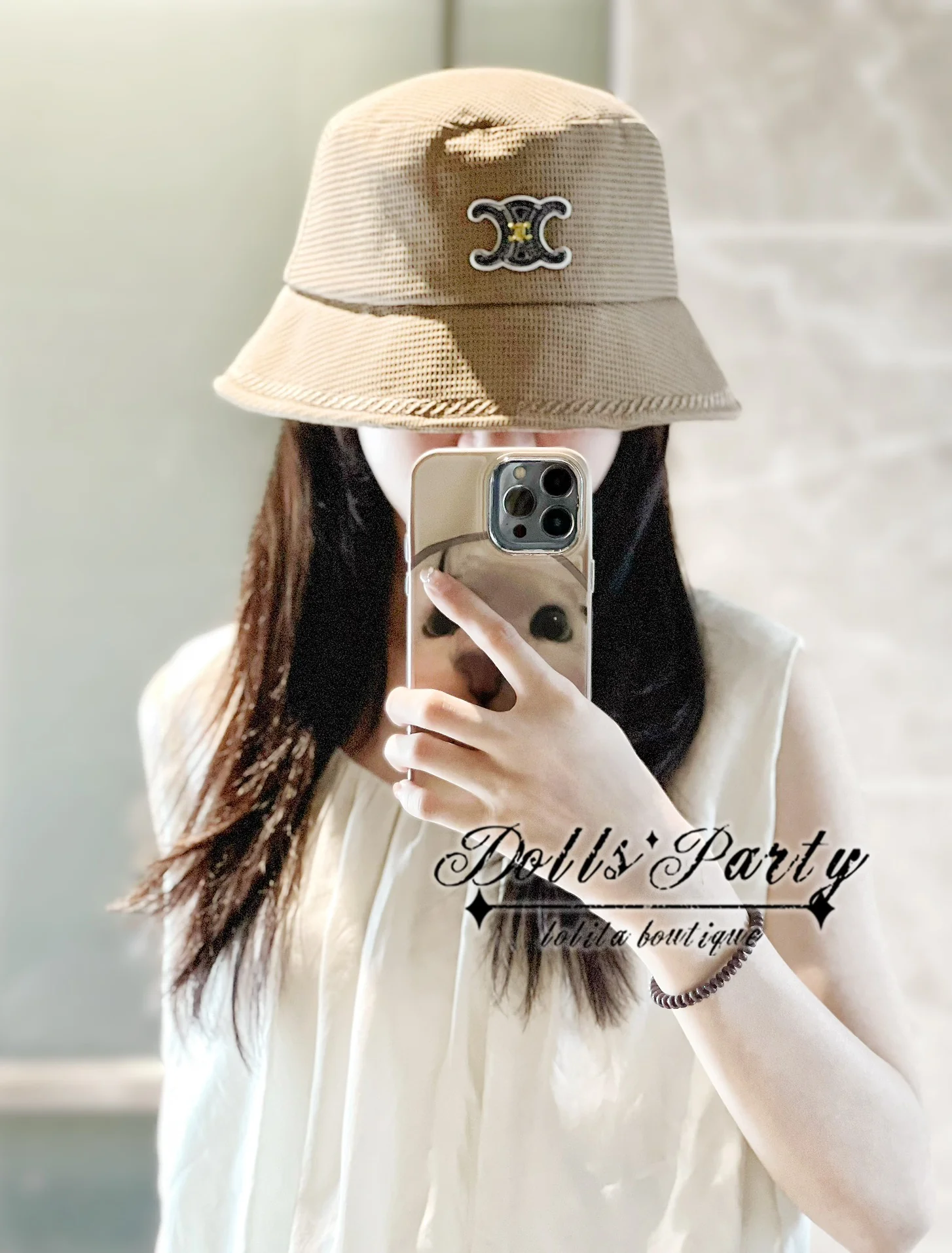 Панама Celine New Triumph Versatile 2023 года — цвет хаки.