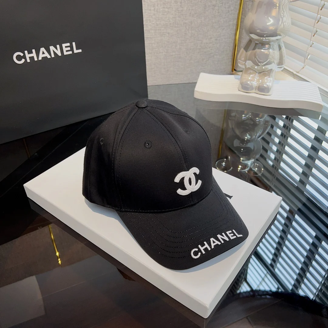 Классическая бейсболка Chanel - черная