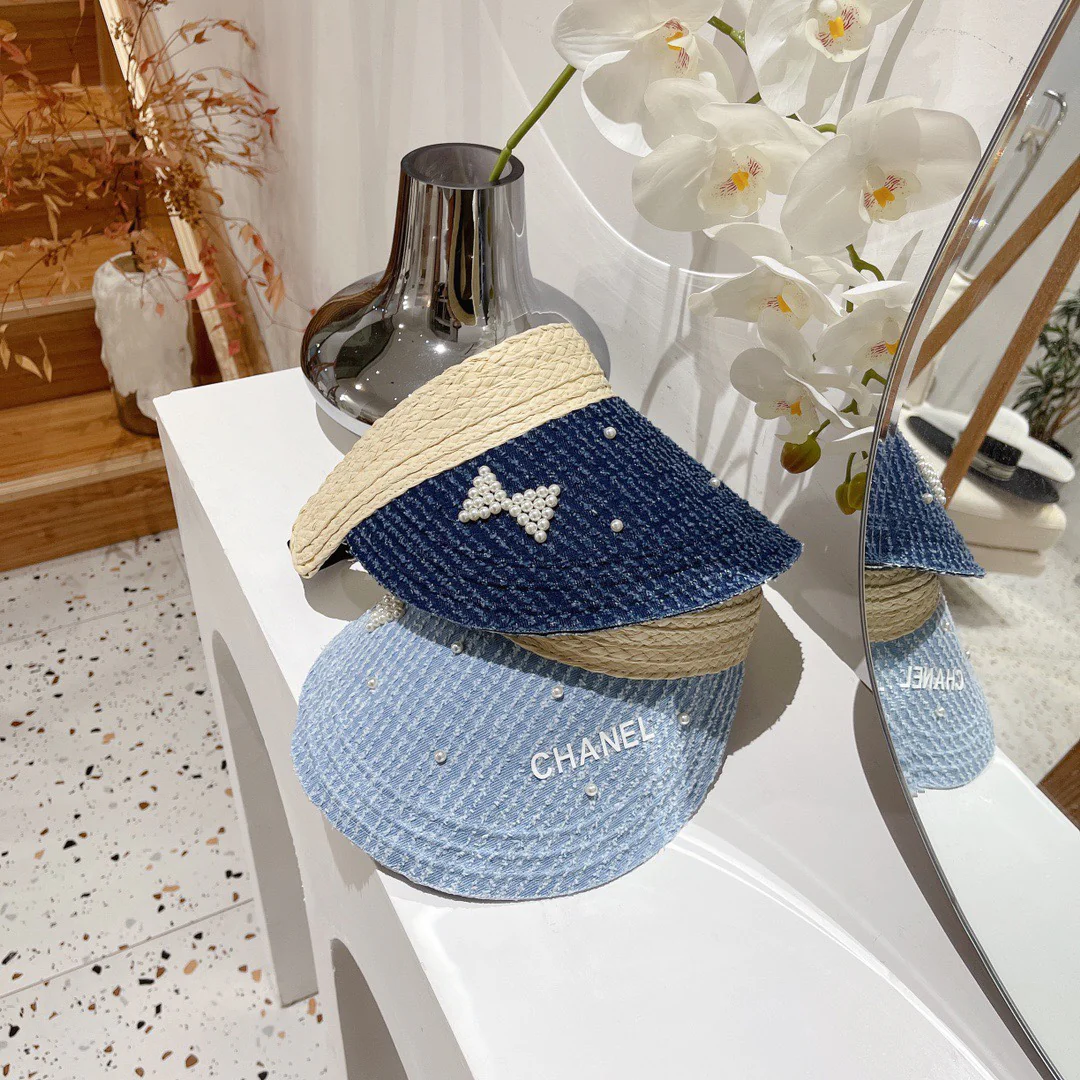 Солнцезащитная шляпа Chanel из джинсовой ткани с бисером