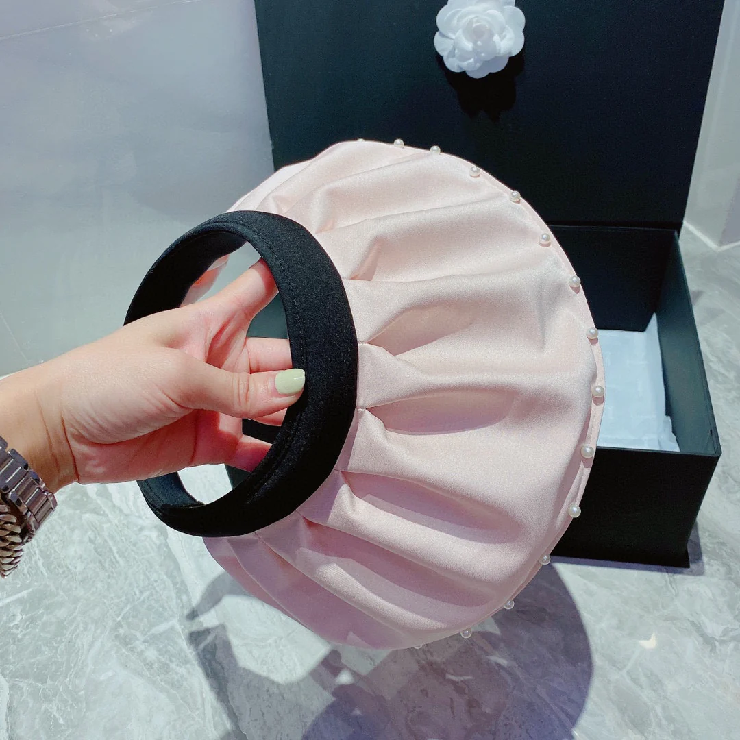 Солнцезащитная шляпа Chanel из перламутра