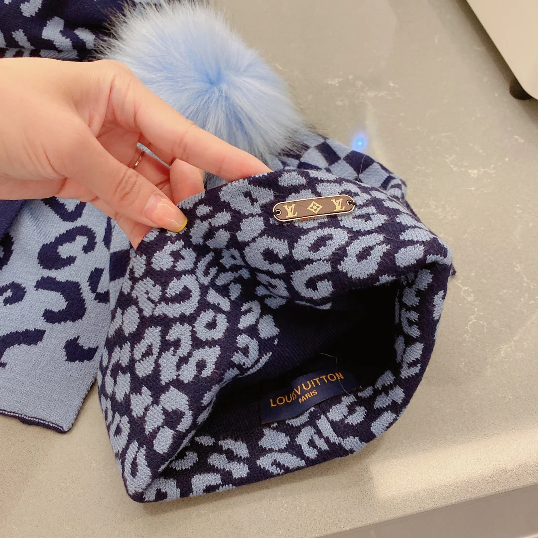 Шапка LV Damier Beanie - черная