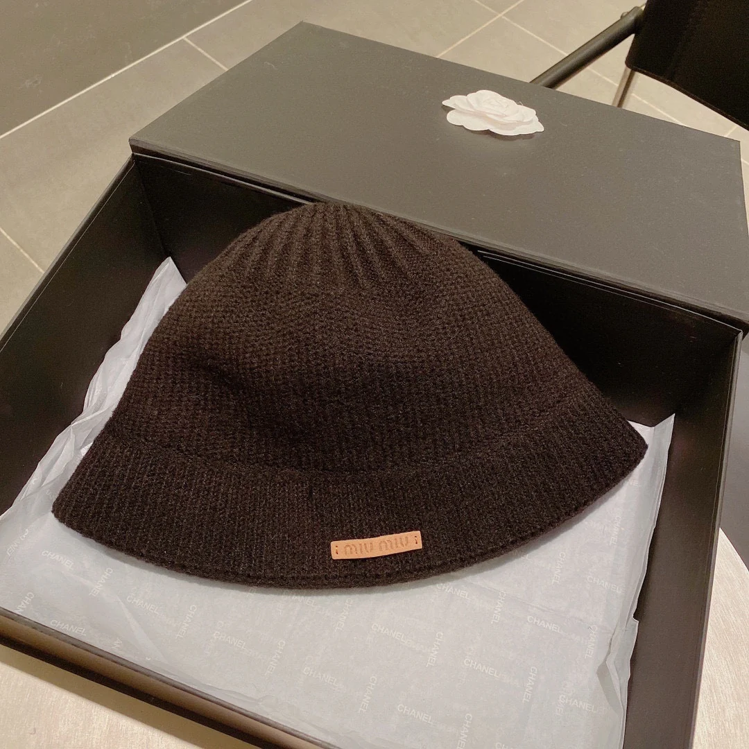 Miu Miu - Вязаная рыбацкая шапка - Черная - 1