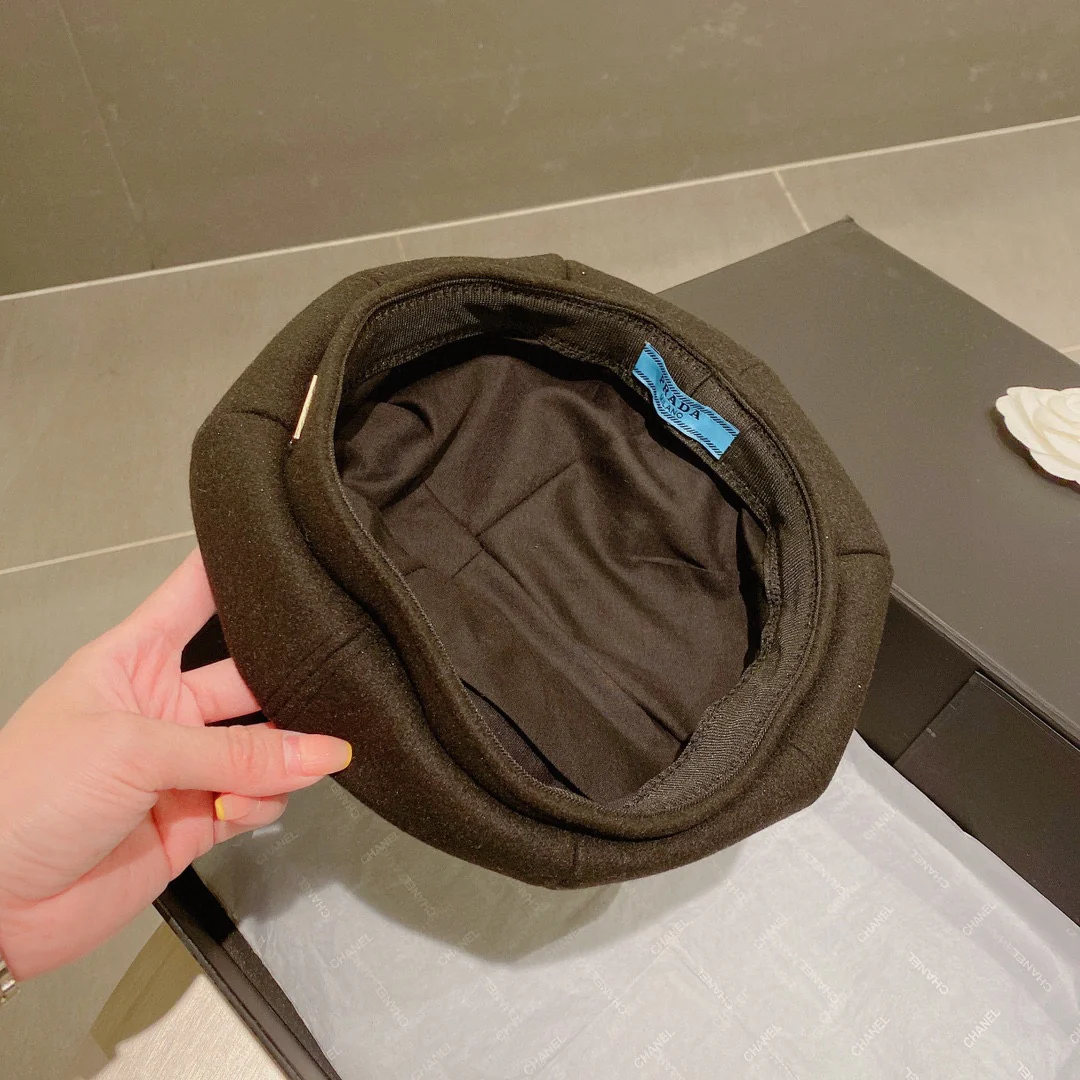 Шерстяной берет Prada - черный - 1