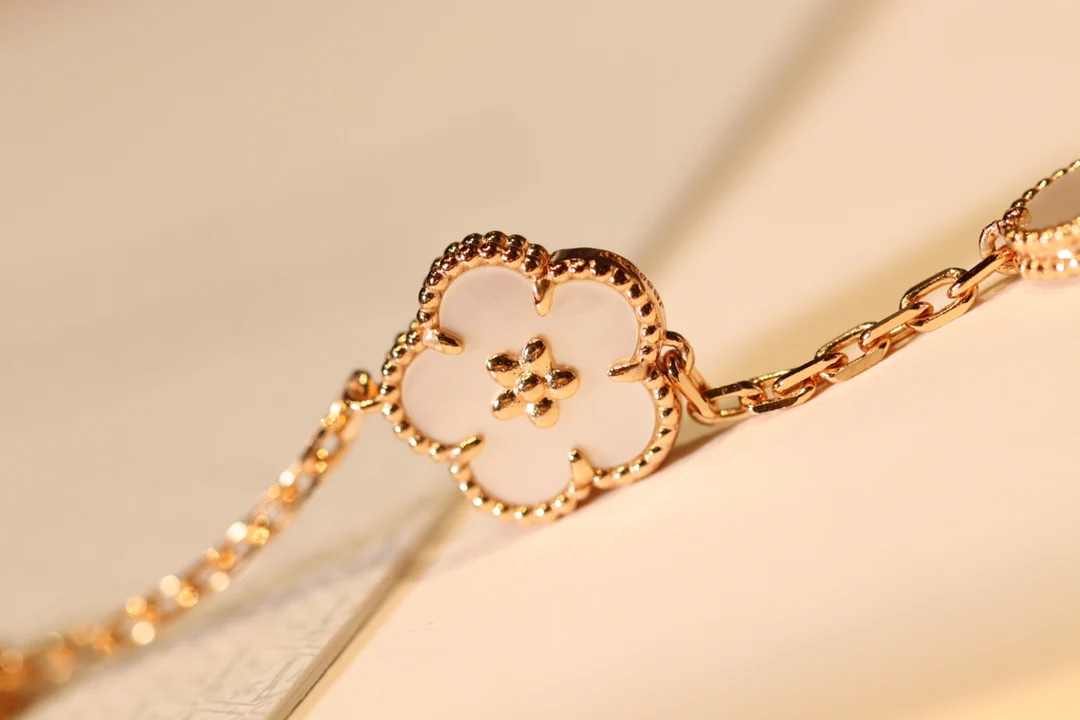 Подробная информация о браслете VCA