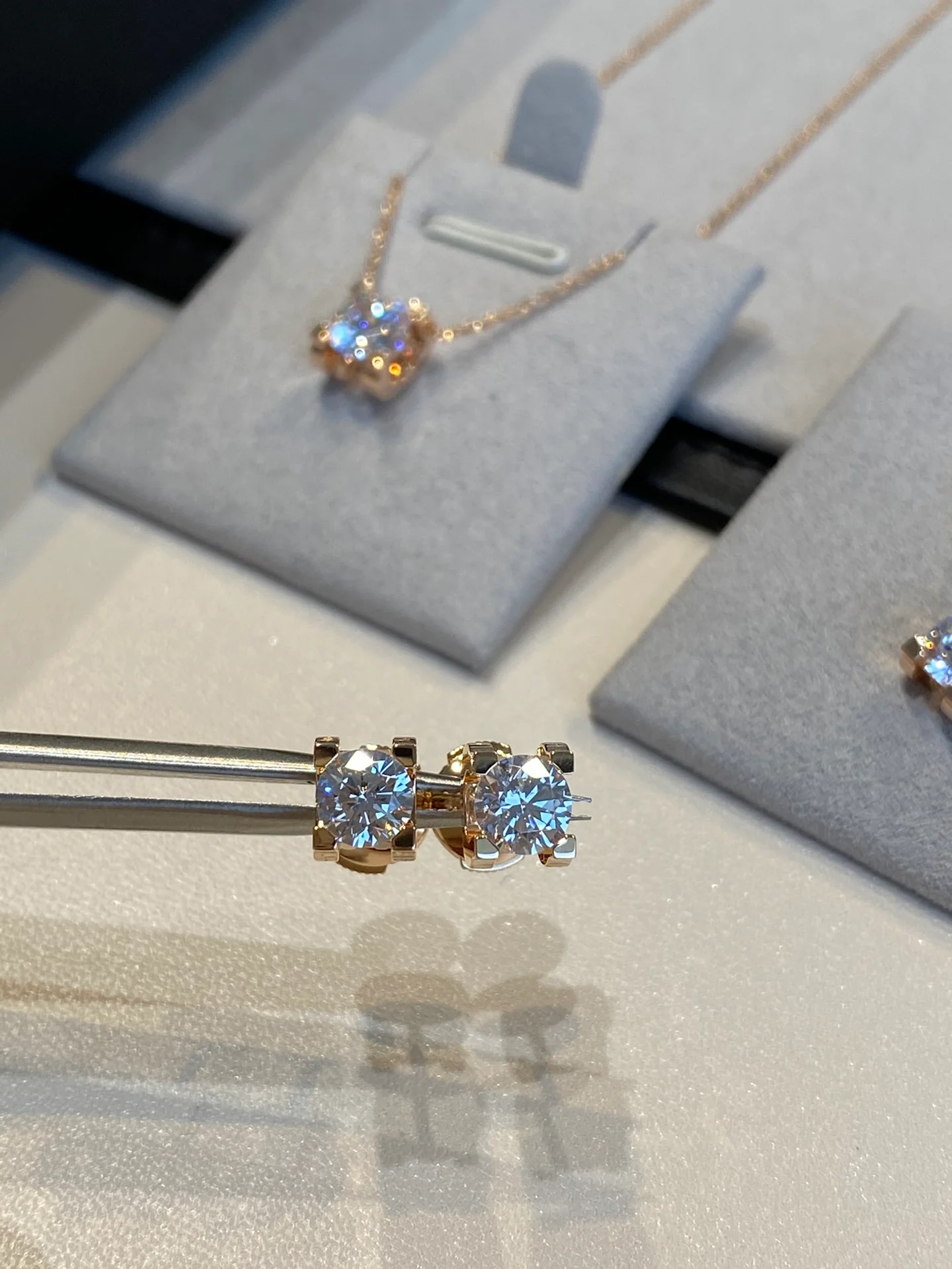 Серьги Cartier 013