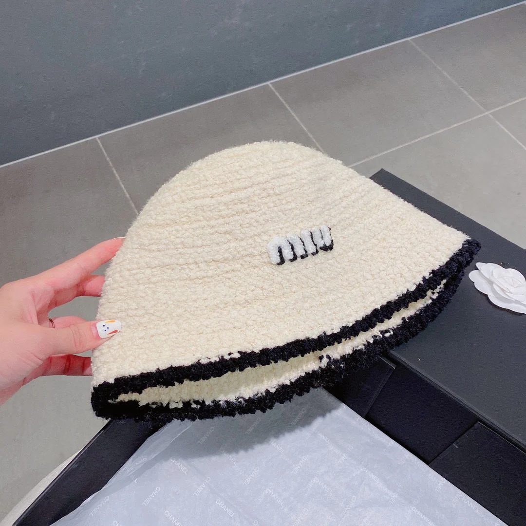 Miu Miu - Вязаная рыбацкая шапка - Белая - 1