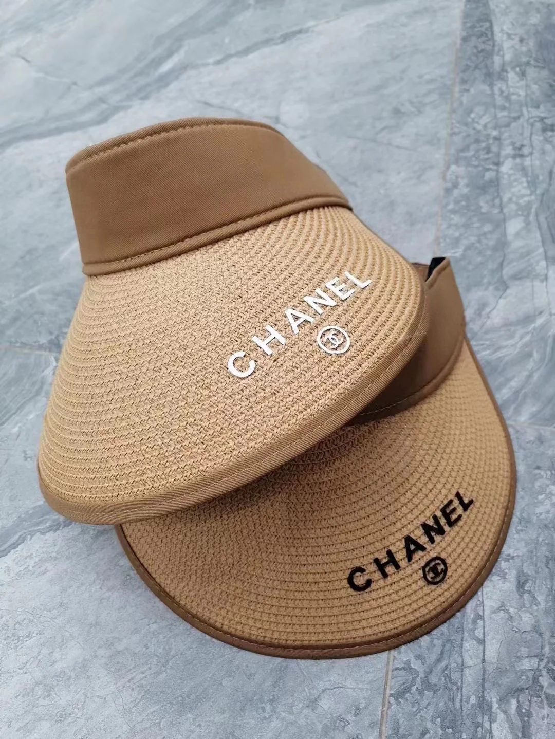 Солнцезащитный козырек Chanel с открытым верхом - 1 шт.