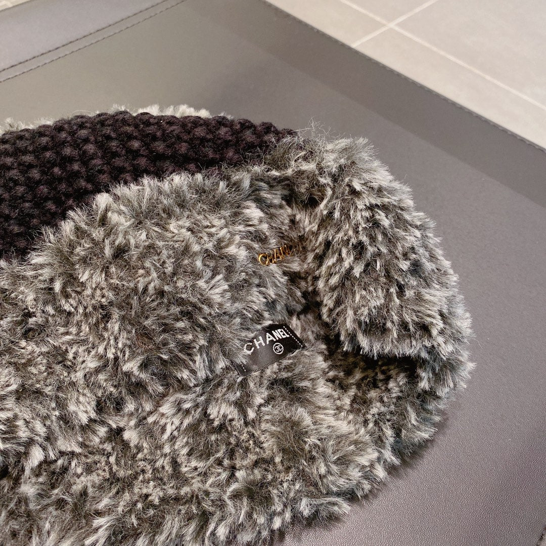 Chanel - Меховая шапка - Серая