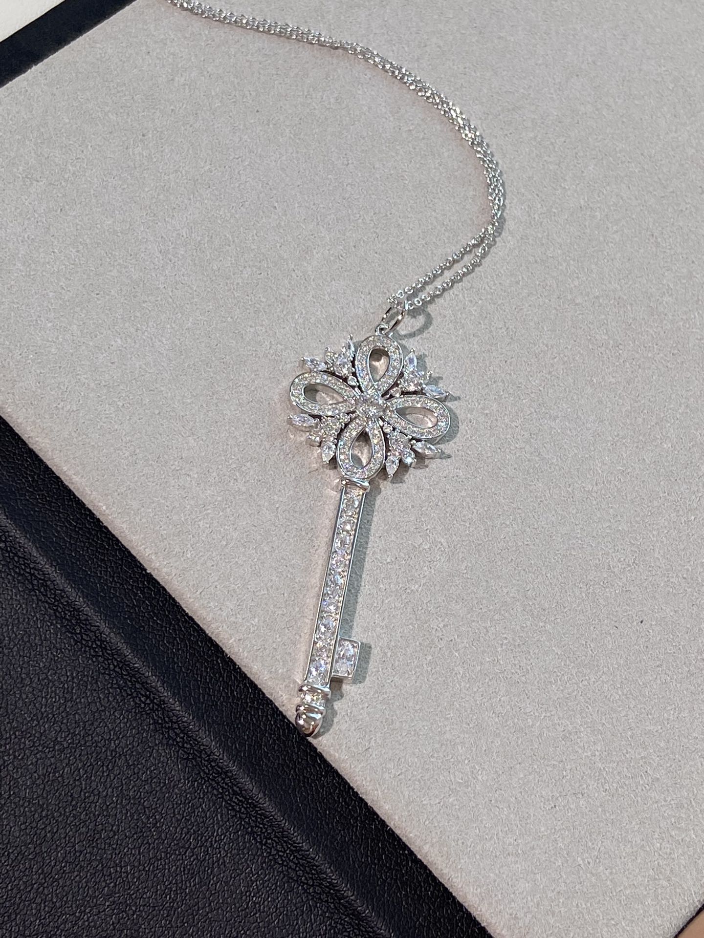 Колье Tiffany 063