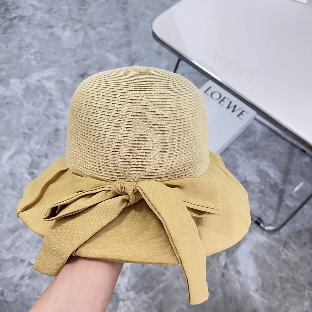 Новая солнцезащитная шляпа Celine 2024 с бантом в стиле пэчворк - цвет хаки.