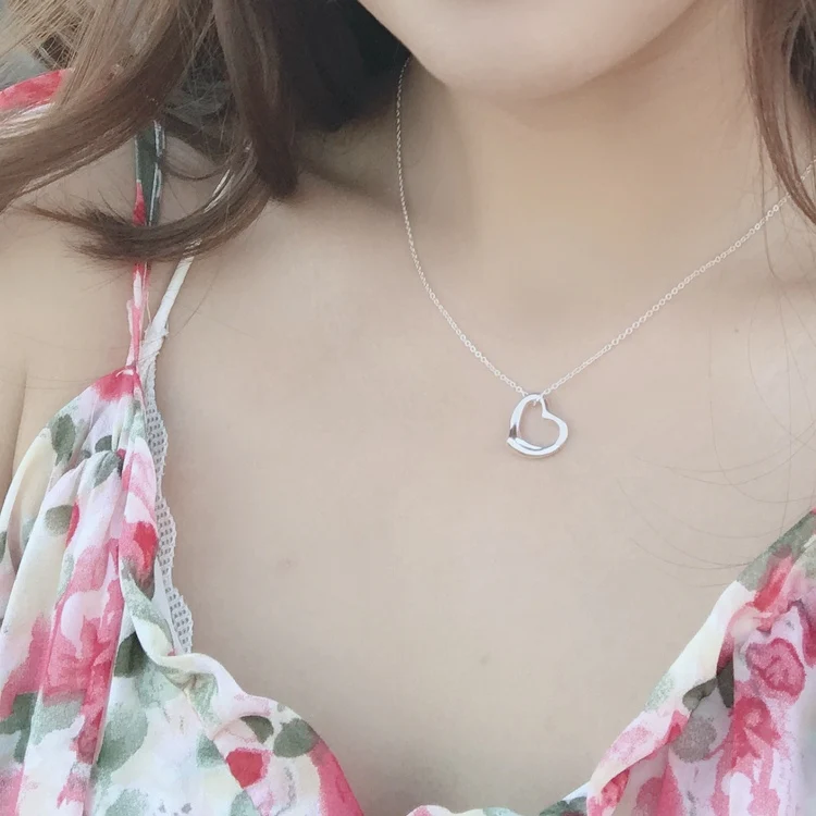 Колье Tiffany в виде ключицы