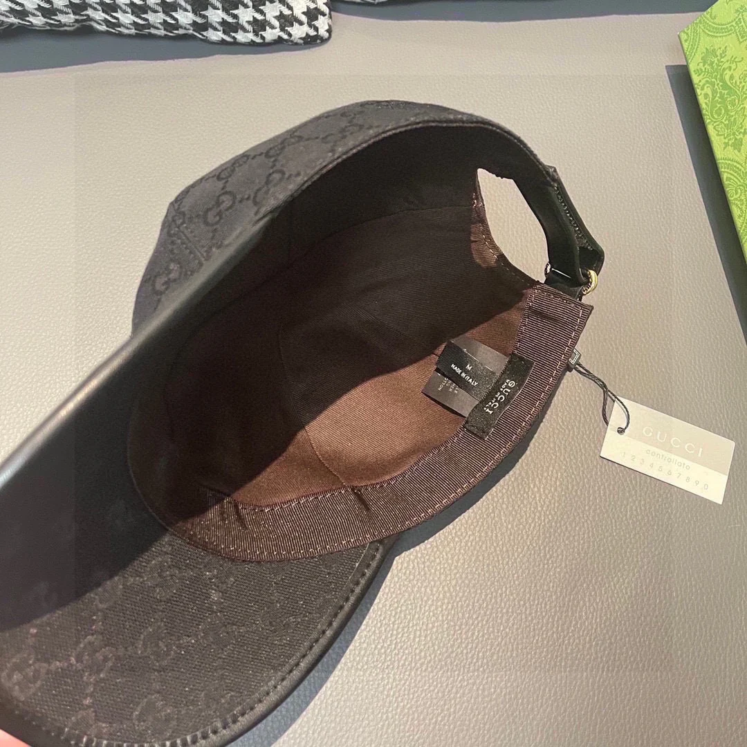 Gucci - Бейсболка с обильной вышивкой - Черная