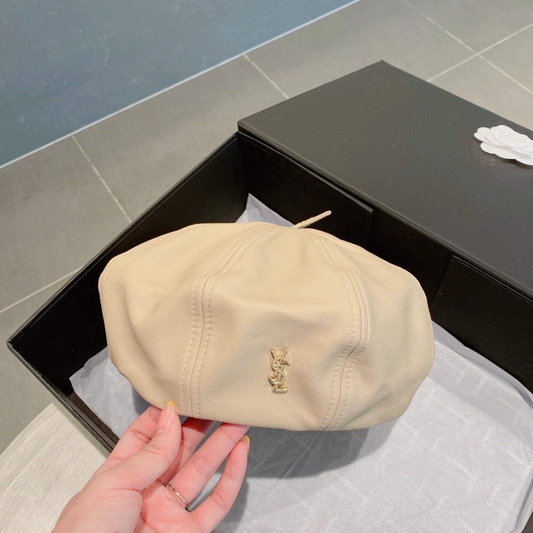 Берет из выстиранной кожи Saint Y.L.