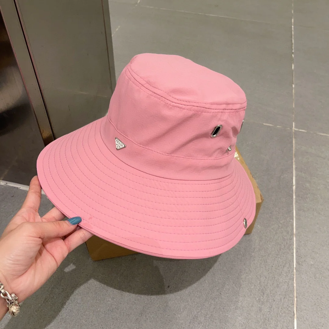 Новинка сезона весна/лето 2023 от Prada - Широкополая панама - Розовая