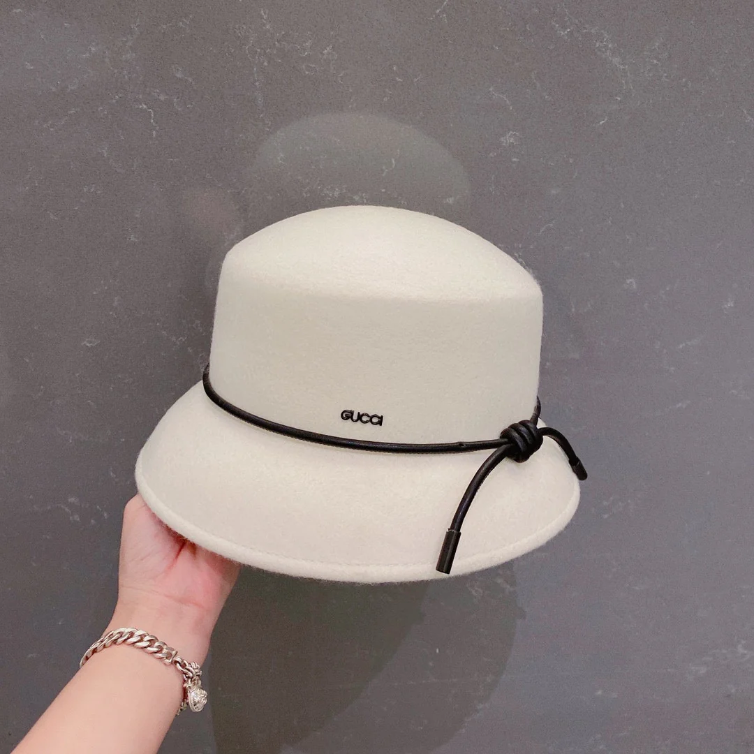 Шерстяная шапка Gucci - белая