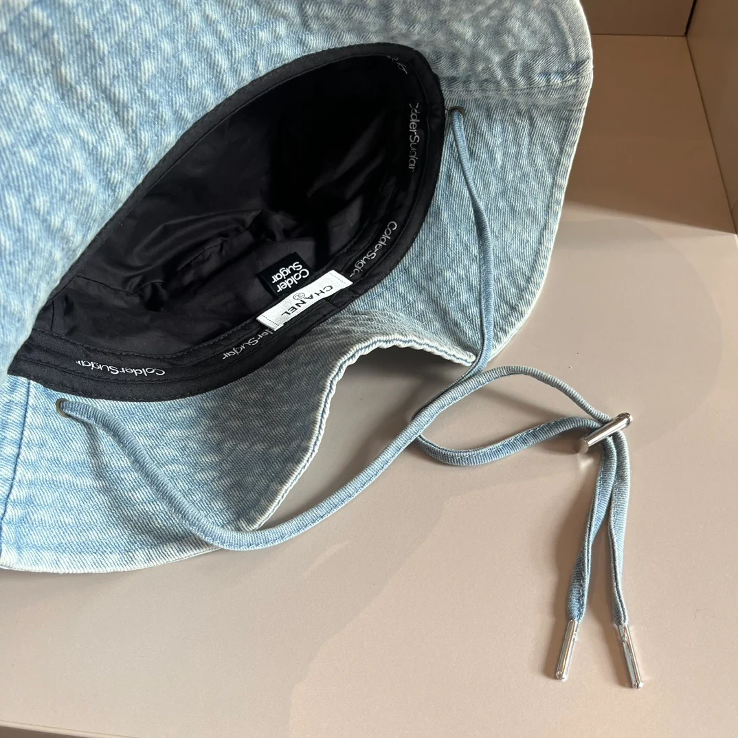 Chanel - Винтажная ковбойская рыбацкая шляпа с ремешками