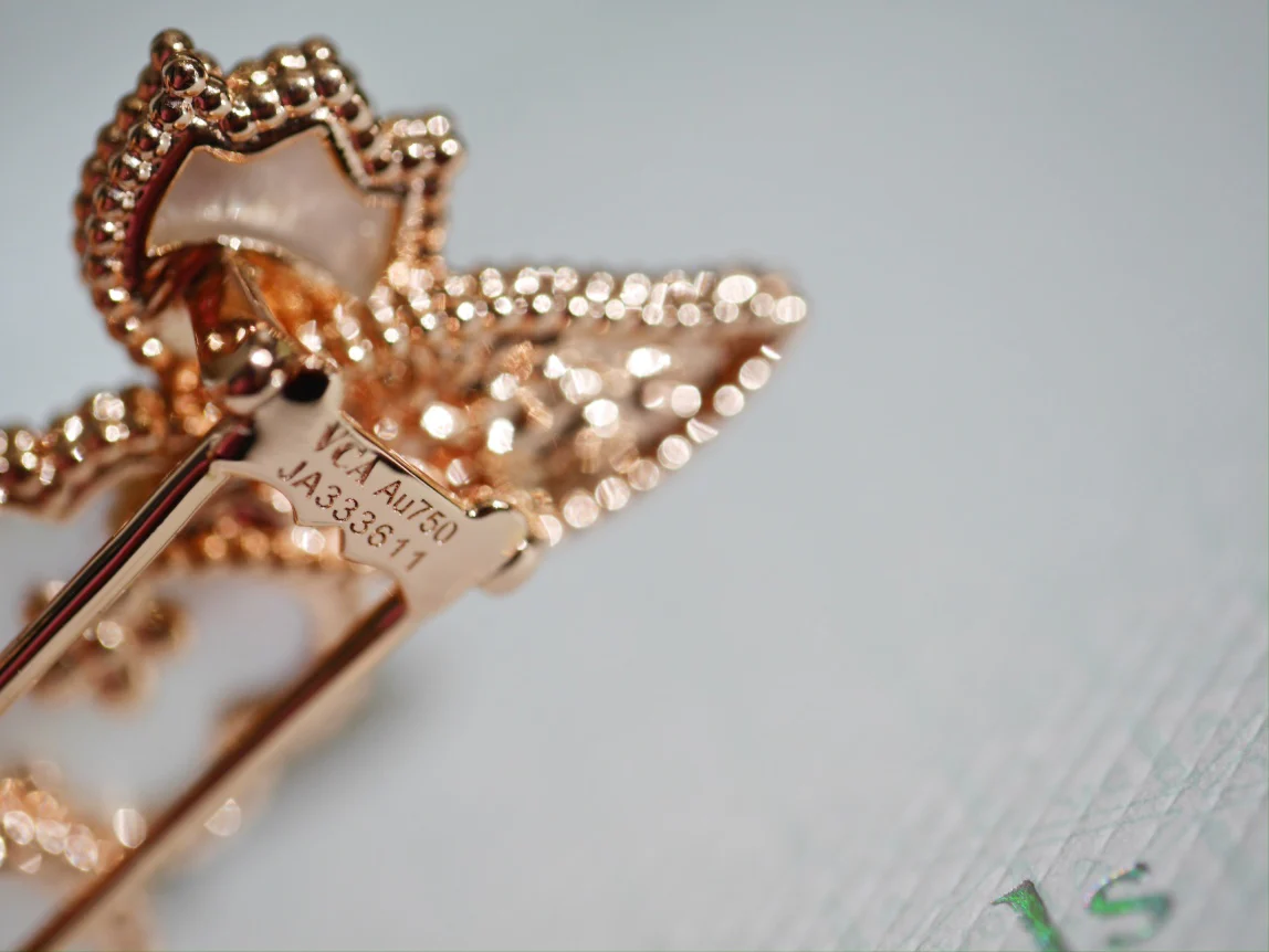 Van Véck - Брошь 006