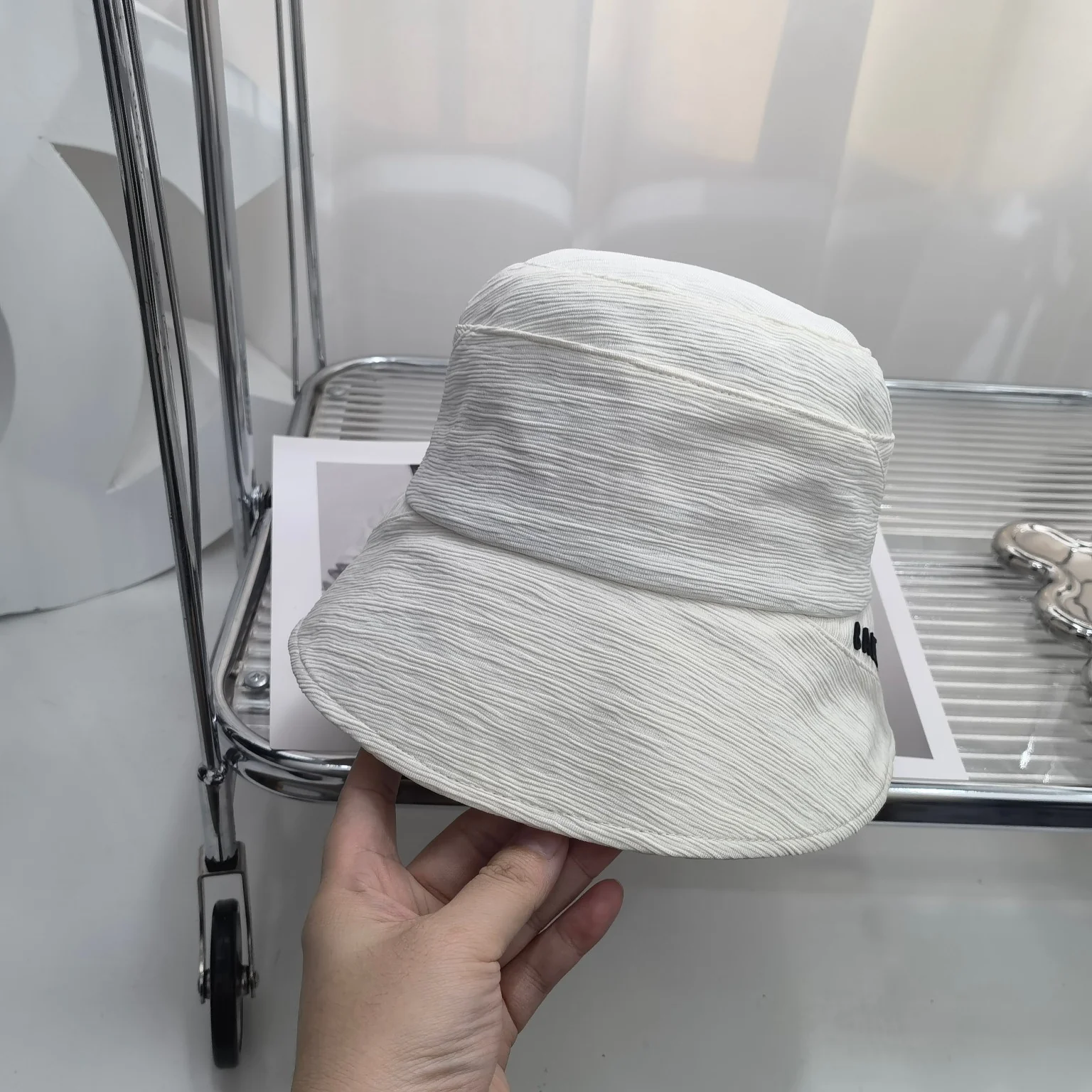 Balenciaga - Рыбацкая шляпа - 1