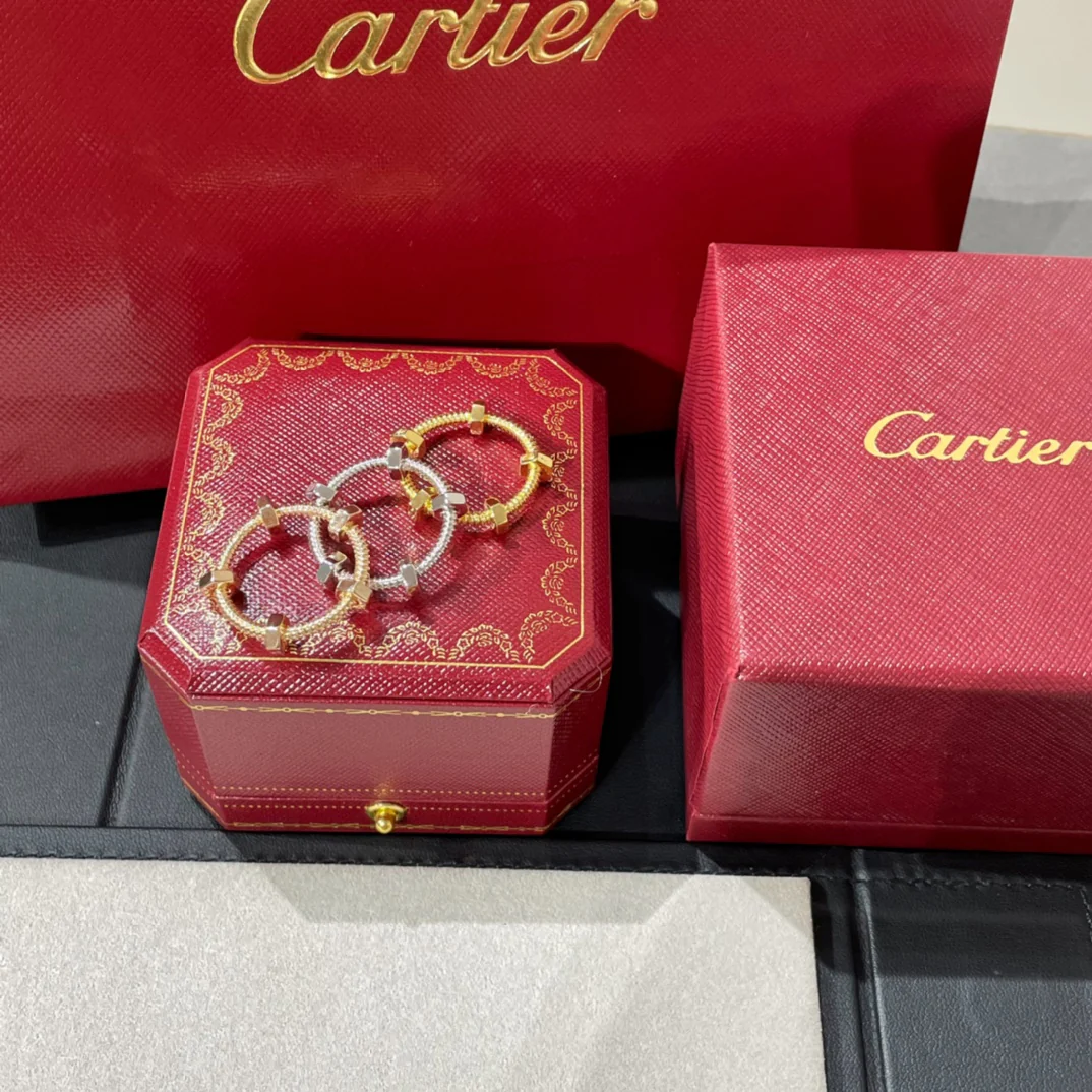 Кольцо Cartier 010