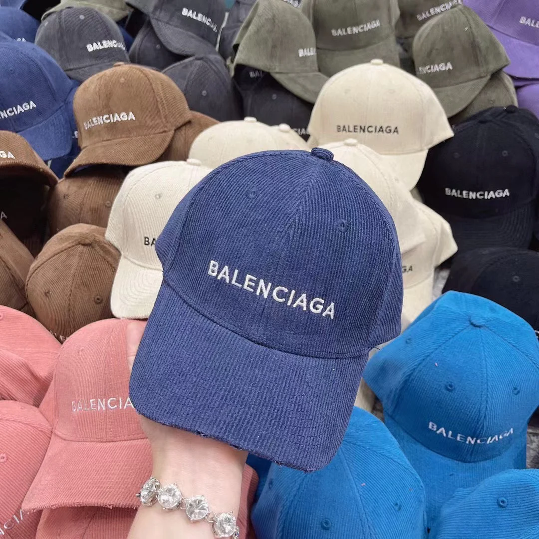 Бейсболка Balenciaga из разноцветного вельвета