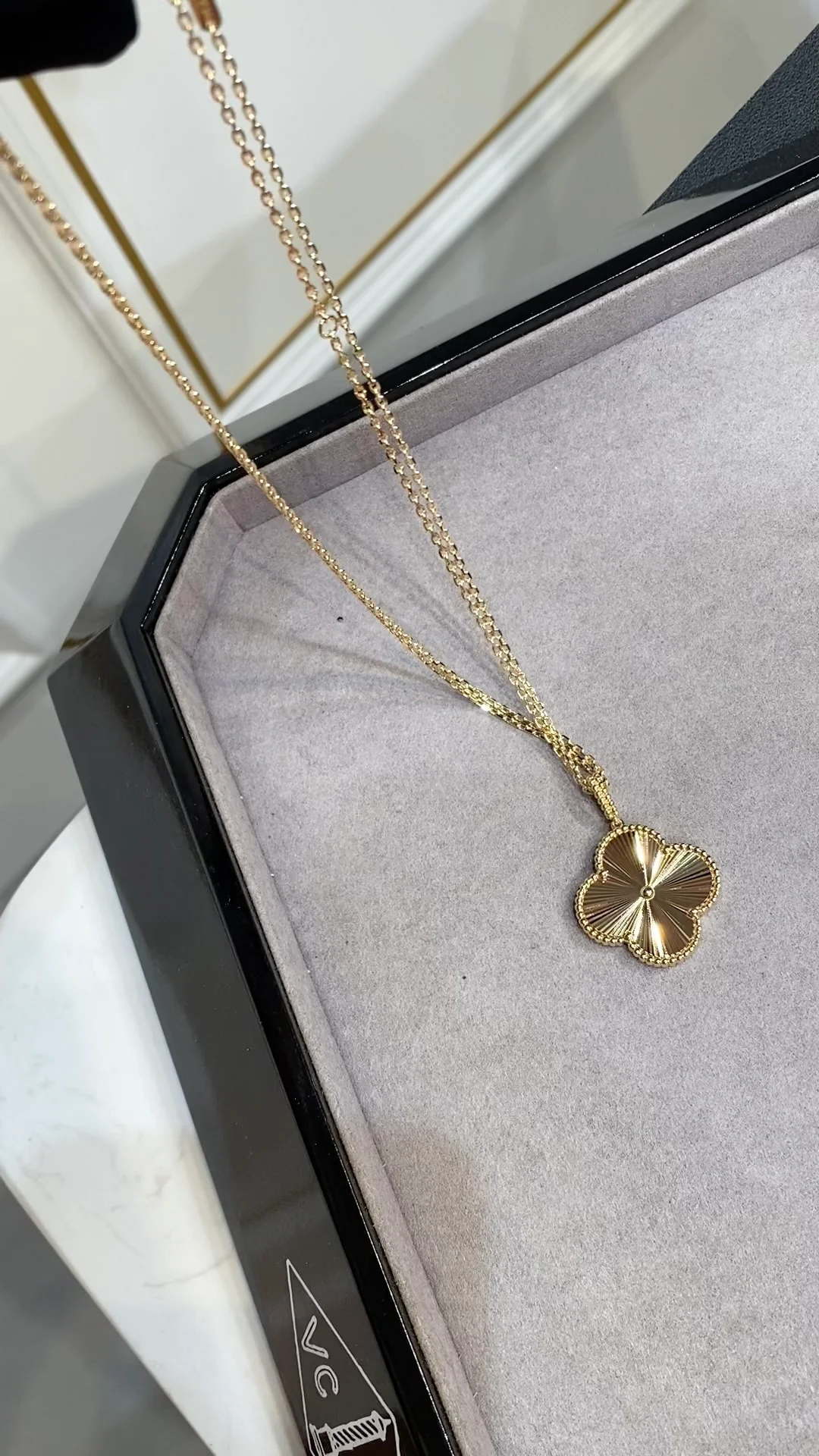 Van Vek - Колье 058