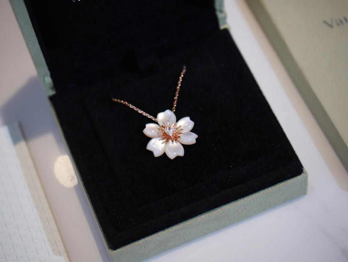 Van Vuitton - Колье 138