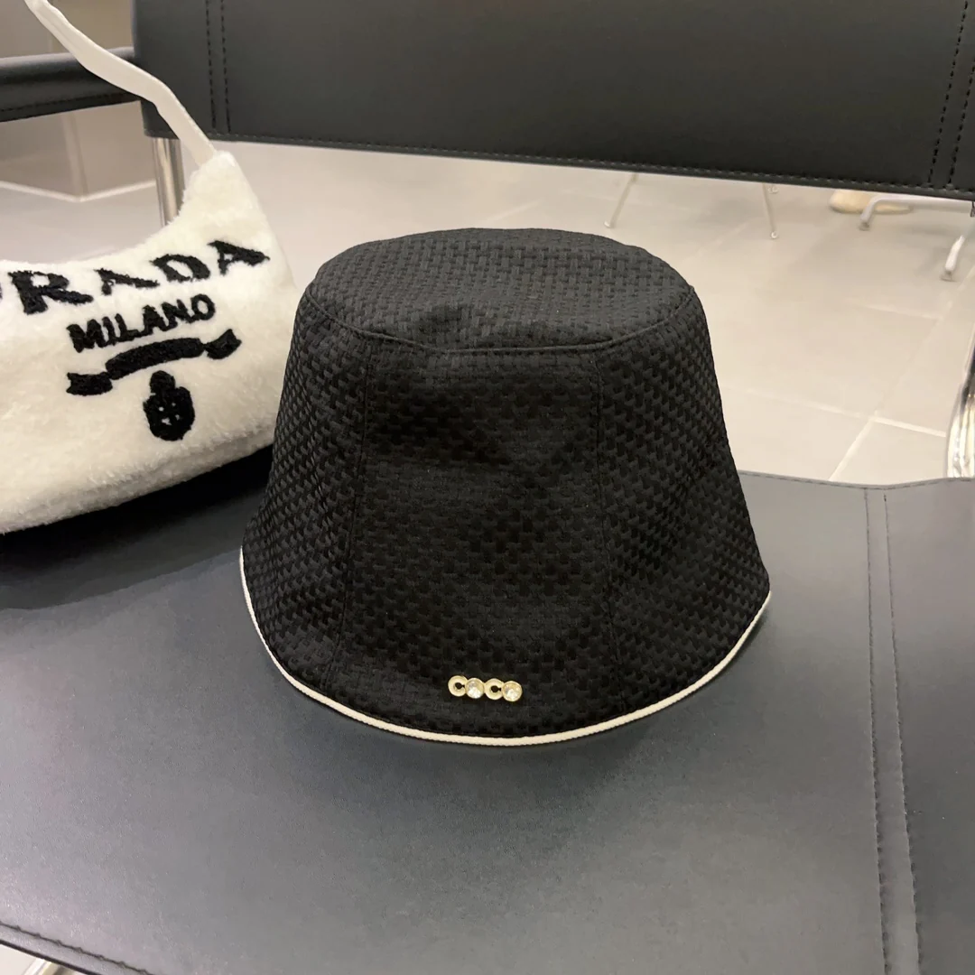 Новинка сезона осень/зима 2023 от Chanel - Рыбацкая шляпа - Черная